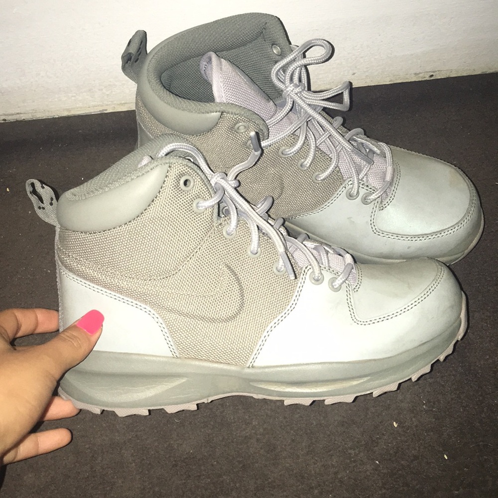 Nike Boots (Hiking/Outdoor)